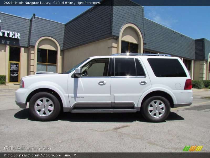 Oxford White / Light Parchment 2004 Lincoln Navigator Luxury