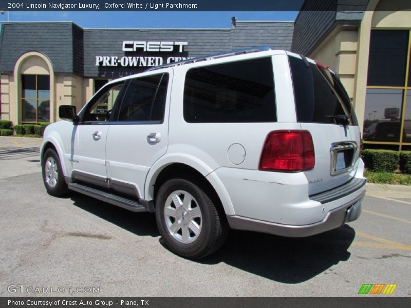 Oxford White / Light Parchment 2004 Lincoln Navigator Luxury