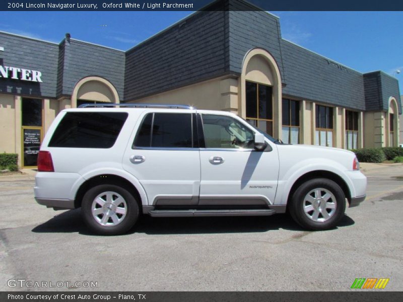 Oxford White / Light Parchment 2004 Lincoln Navigator Luxury