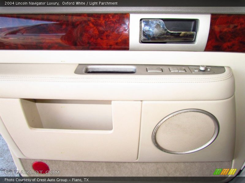 Oxford White / Light Parchment 2004 Lincoln Navigator Luxury