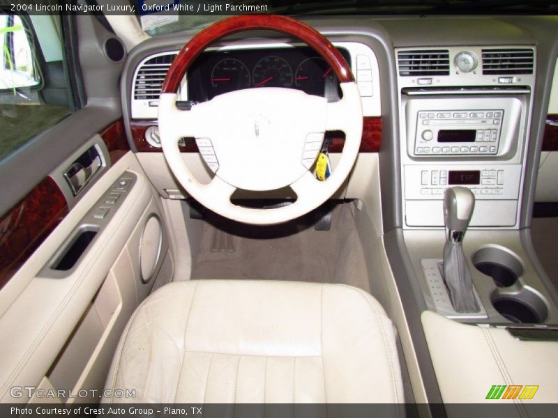 Oxford White / Light Parchment 2004 Lincoln Navigator Luxury