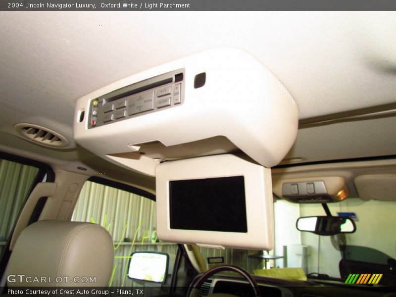 Oxford White / Light Parchment 2004 Lincoln Navigator Luxury