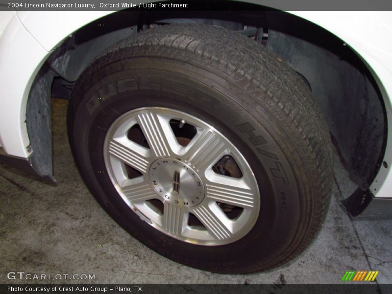 Oxford White / Light Parchment 2004 Lincoln Navigator Luxury