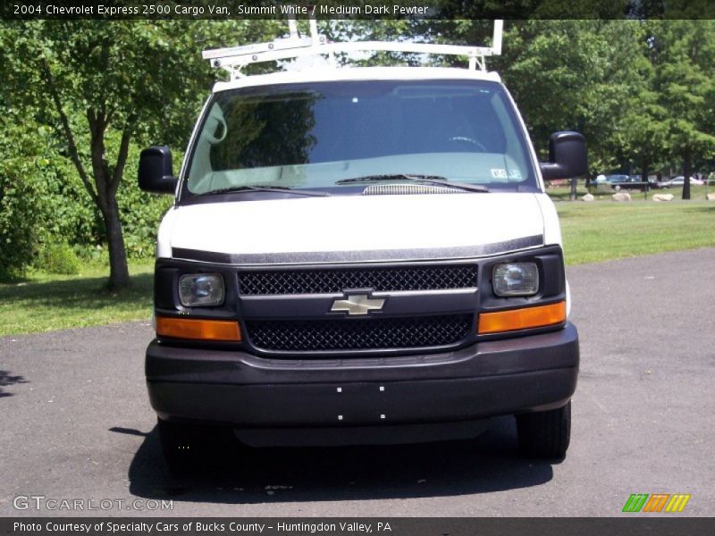Summit White / Medium Dark Pewter 2004 Chevrolet Express 2500 Cargo Van