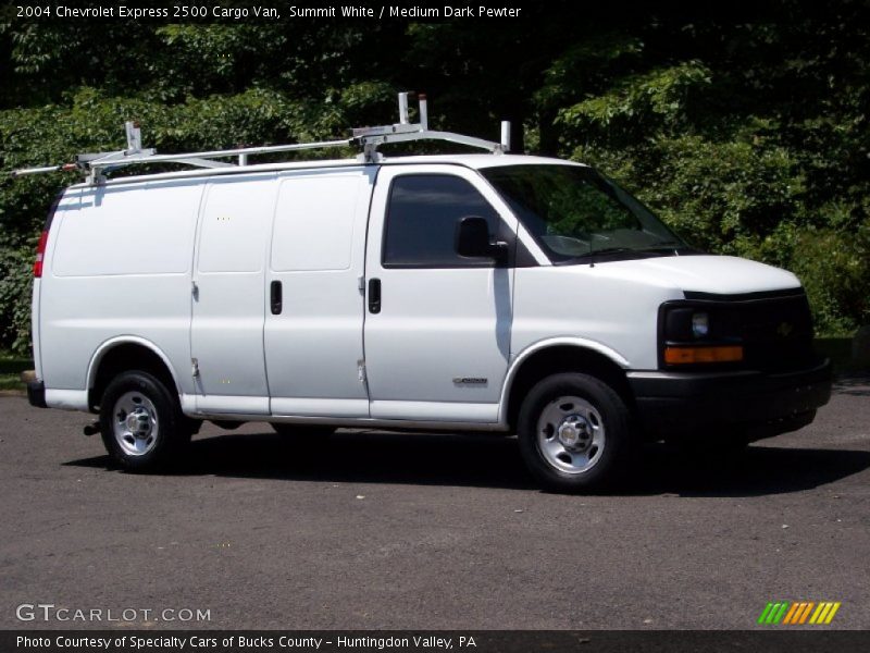 Summit White / Medium Dark Pewter 2004 Chevrolet Express 2500 Cargo Van