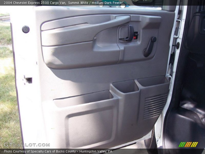 Summit White / Medium Dark Pewter 2004 Chevrolet Express 2500 Cargo Van