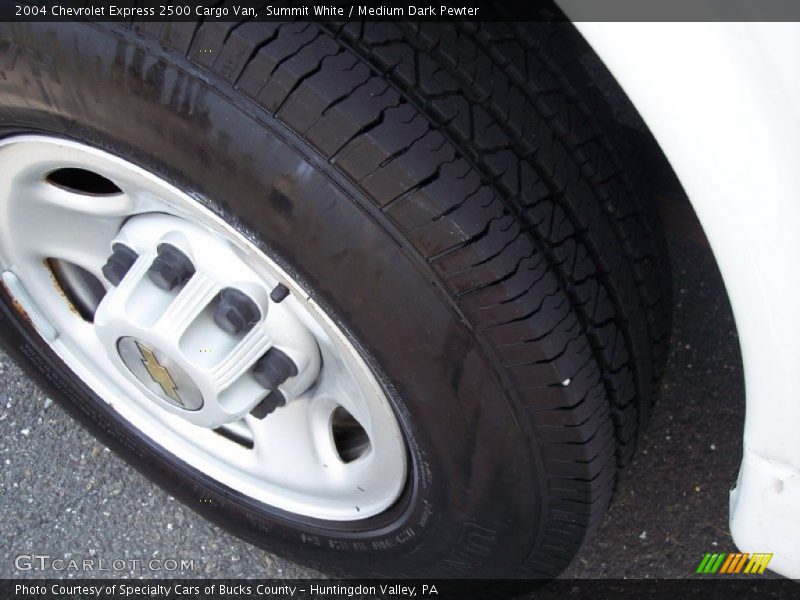 Summit White / Medium Dark Pewter 2004 Chevrolet Express 2500 Cargo Van