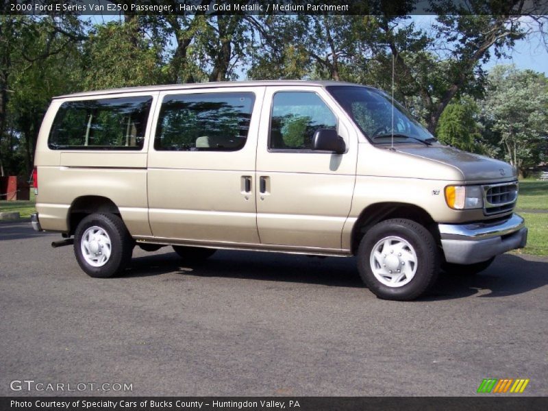Harvest Gold Metallic / Medium Parchment 2000 Ford E Series Van E250 Passenger