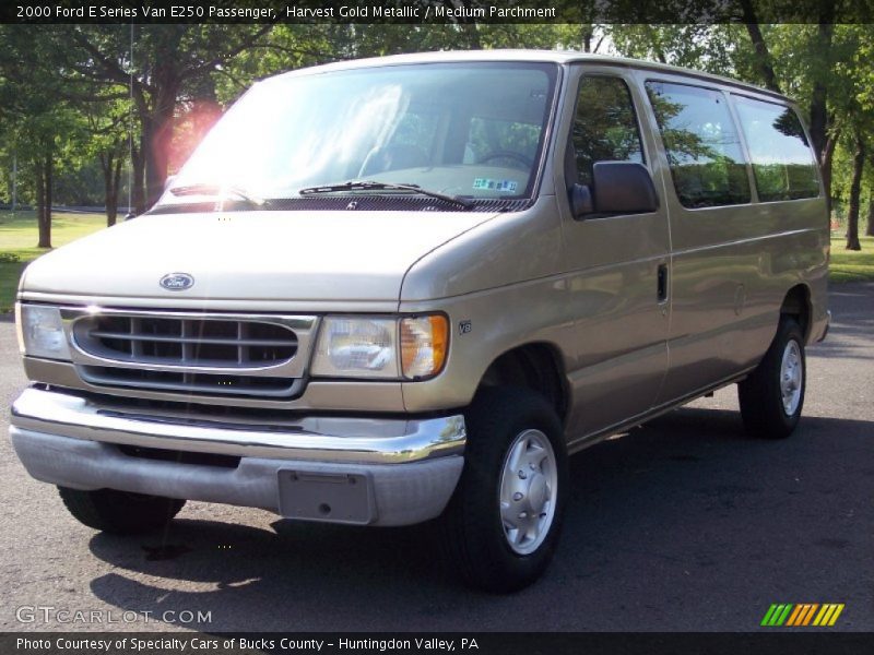 Harvest Gold Metallic / Medium Parchment 2000 Ford E Series Van E250 Passenger