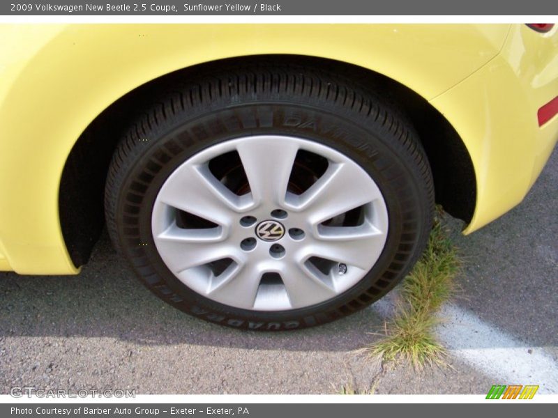 Sunflower Yellow / Black 2009 Volkswagen New Beetle 2.5 Coupe