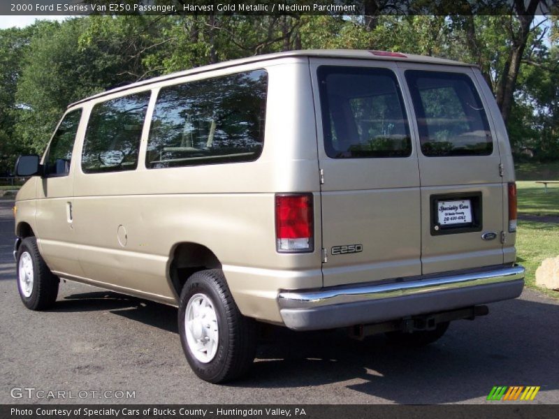 Harvest Gold Metallic / Medium Parchment 2000 Ford E Series Van E250 Passenger