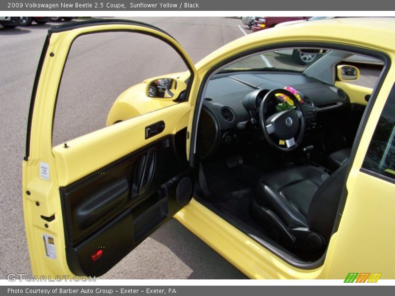 Sunflower Yellow / Black 2009 Volkswagen New Beetle 2.5 Coupe