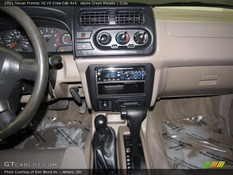Alpine Green Metallic / Gray 2001 Nissan Frontier XE V6 Crew Cab 4x4