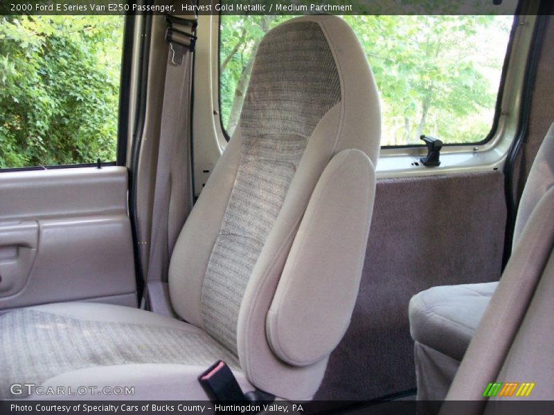 Harvest Gold Metallic / Medium Parchment 2000 Ford E Series Van E250 Passenger
