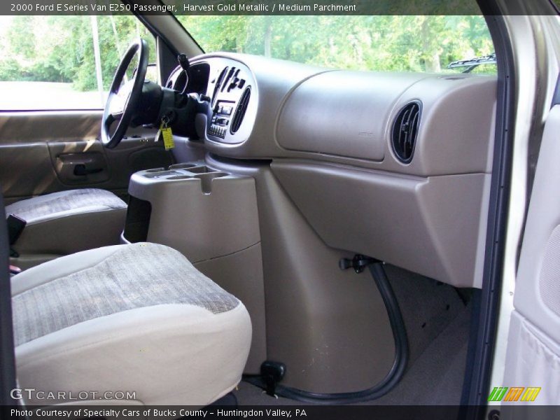 Dashboard of 2000 E Series Van E250 Passenger