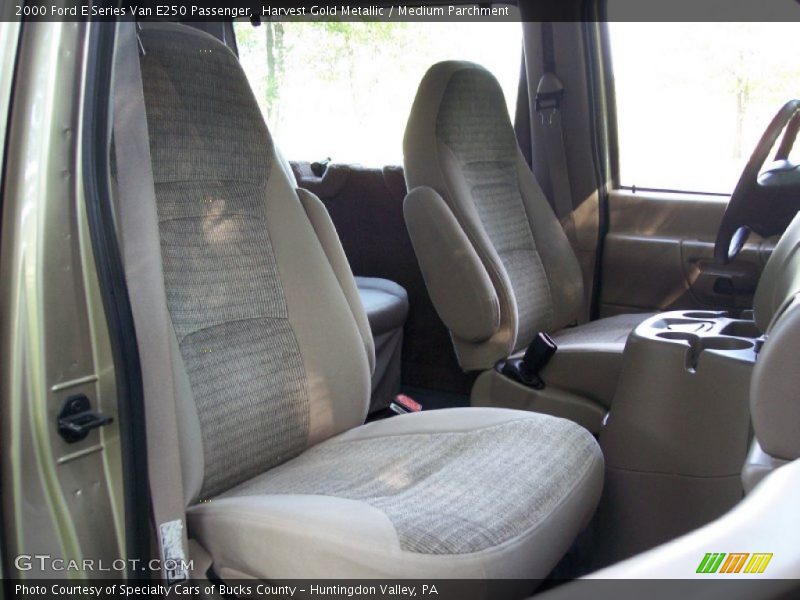 Harvest Gold Metallic / Medium Parchment 2000 Ford E Series Van E250 Passenger