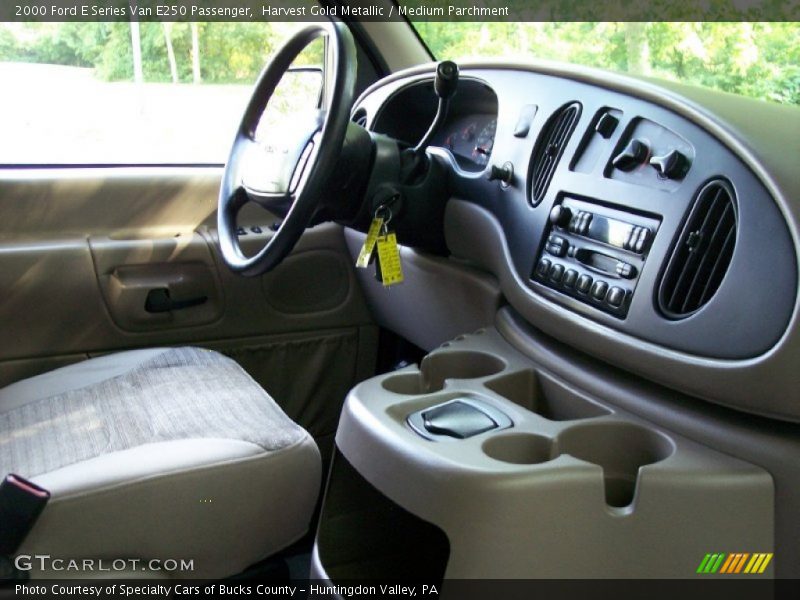 Harvest Gold Metallic / Medium Parchment 2000 Ford E Series Van E250 Passenger