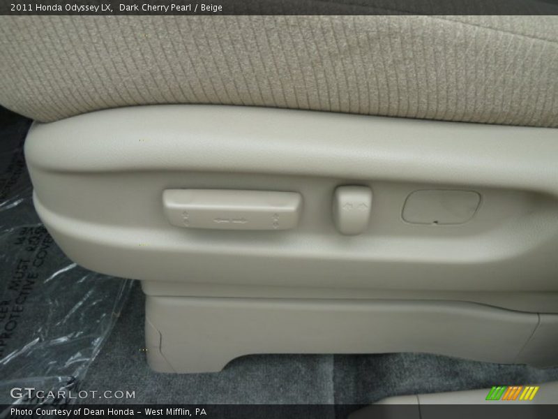 Dark Cherry Pearl / Beige 2011 Honda Odyssey LX