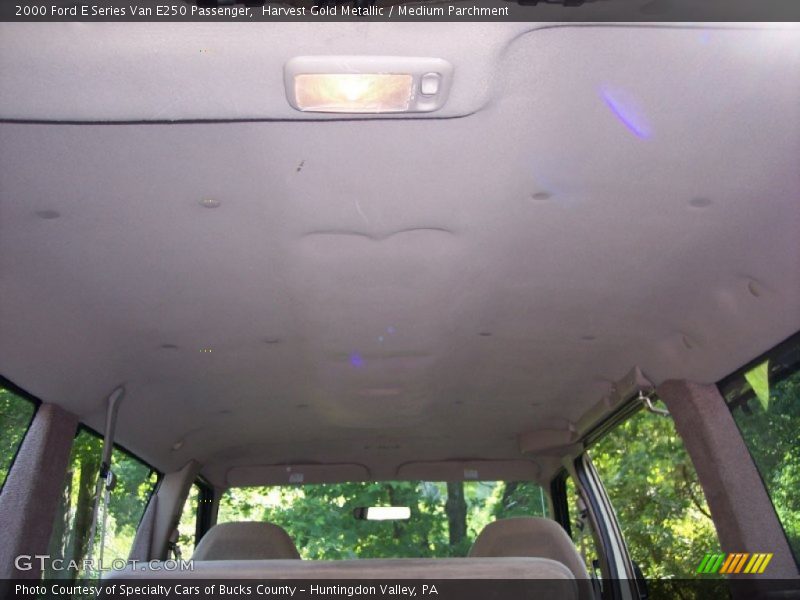 Harvest Gold Metallic / Medium Parchment 2000 Ford E Series Van E250 Passenger