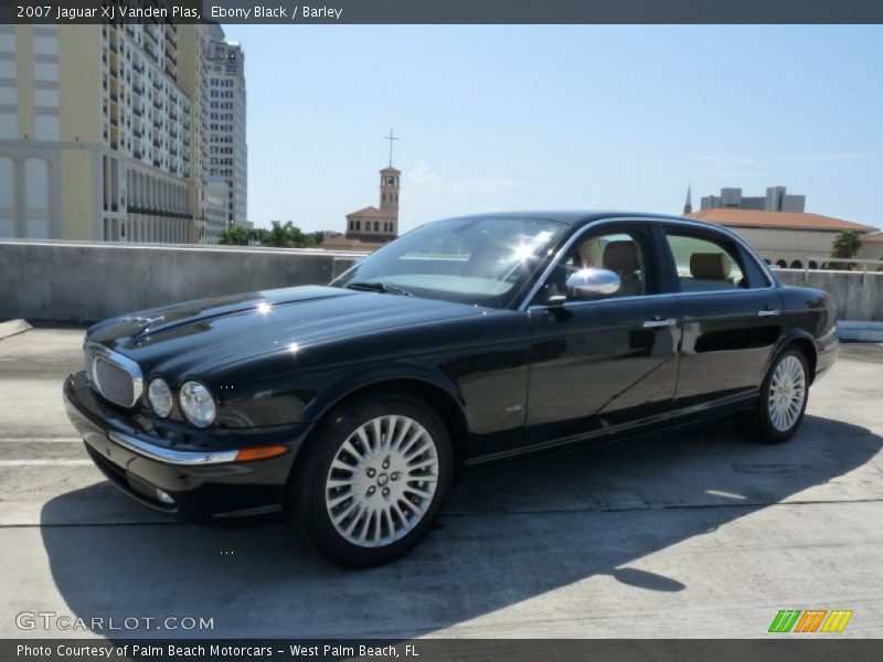 Ebony Black / Barley 2007 Jaguar XJ Vanden Plas