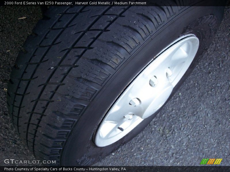 Harvest Gold Metallic / Medium Parchment 2000 Ford E Series Van E250 Passenger