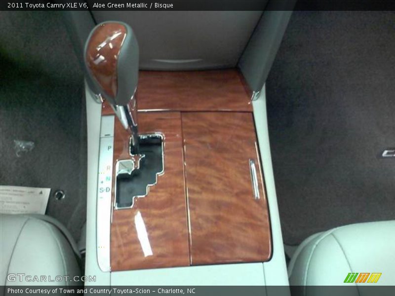 Aloe Green Metallic / Bisque 2011 Toyota Camry XLE V6