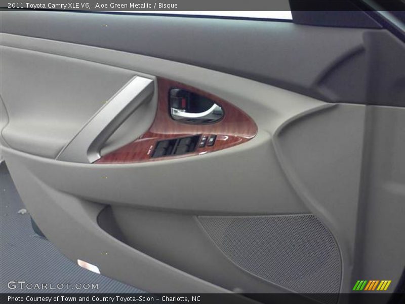 Aloe Green Metallic / Bisque 2011 Toyota Camry XLE V6