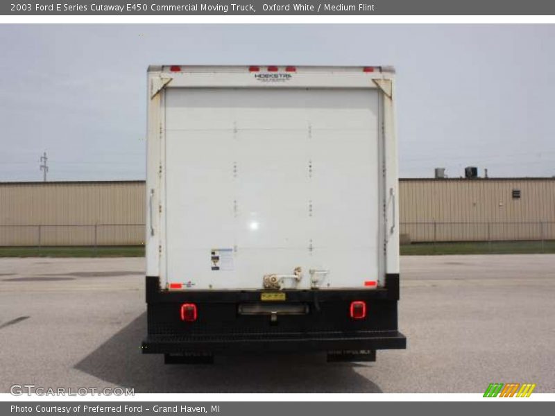 Oxford White / Medium Flint 2003 Ford E Series Cutaway E450 Commercial Moving Truck