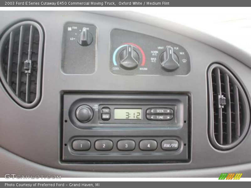 Controls of 2003 E Series Cutaway E450 Commercial Moving Truck