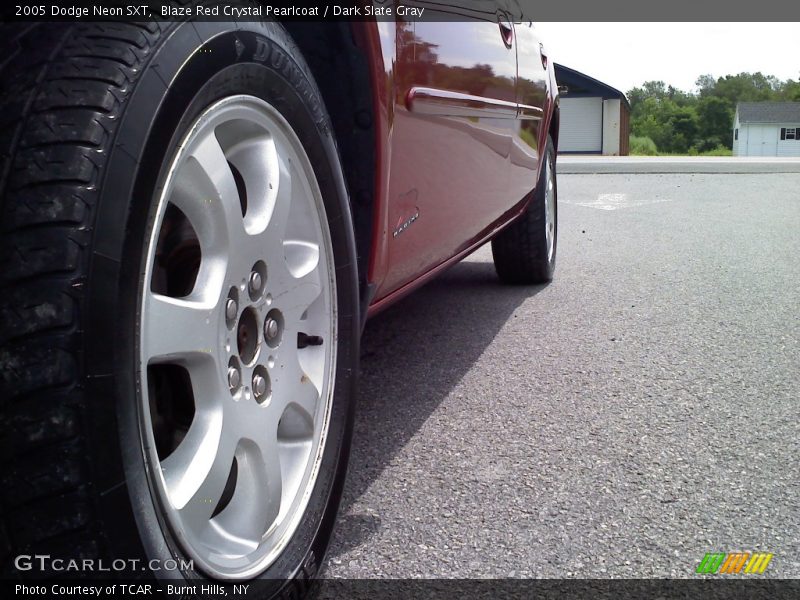 Blaze Red Crystal Pearlcoat / Dark Slate Gray 2005 Dodge Neon SXT