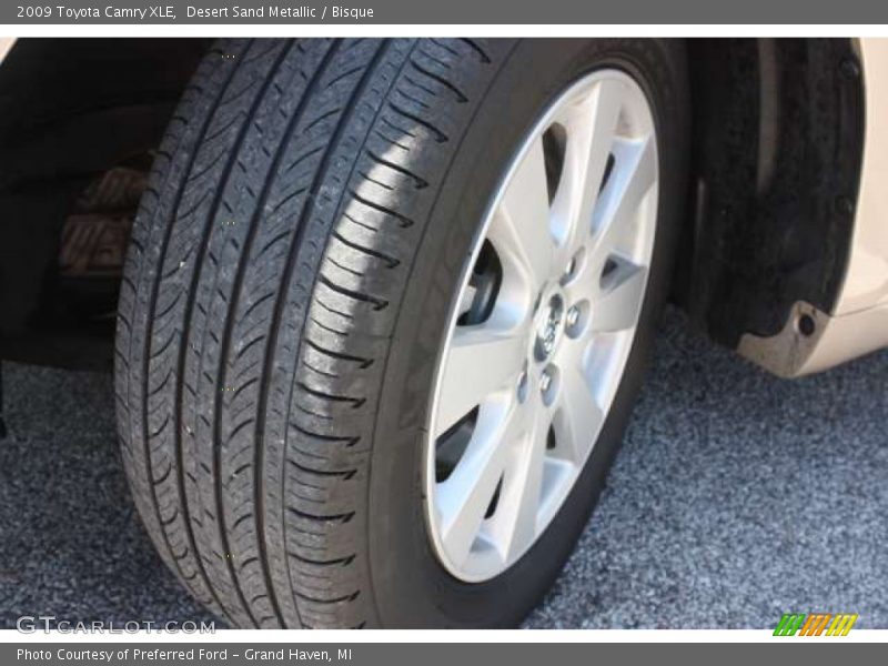 Desert Sand Metallic / Bisque 2009 Toyota Camry XLE