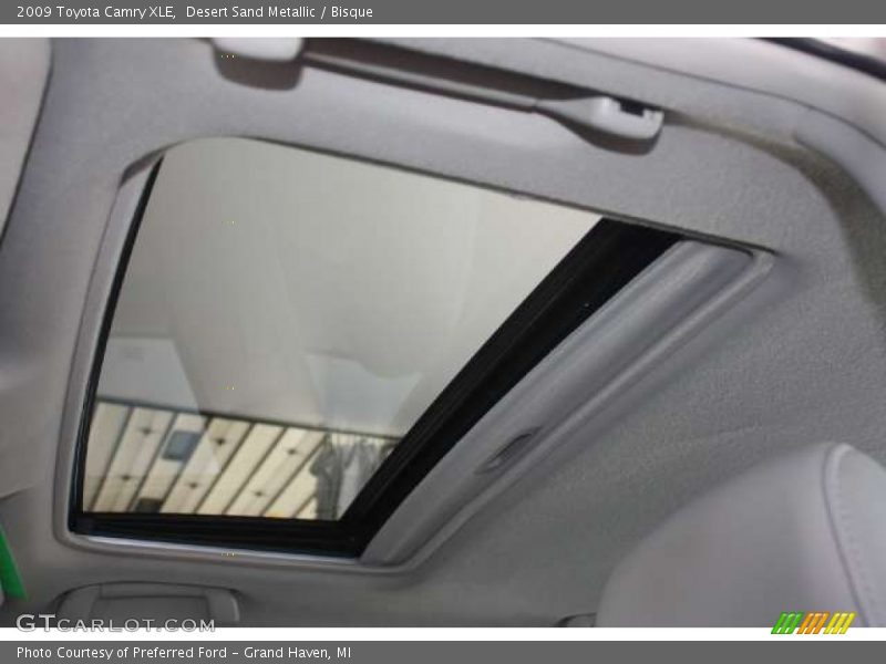 Desert Sand Metallic / Bisque 2009 Toyota Camry XLE