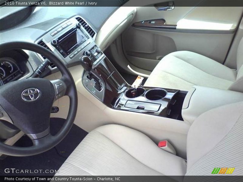 Blizzard White Pearl / Ivory 2010 Toyota Venza V6