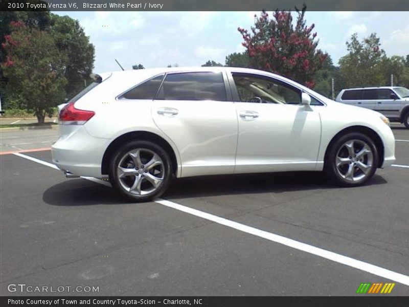 Blizzard White Pearl / Ivory 2010 Toyota Venza V6