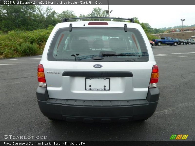 Silver Metallic / Medium/Dark Flint Grey 2005 Ford Escape XLS 4WD