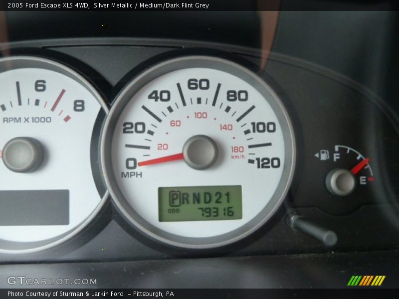 Silver Metallic / Medium/Dark Flint Grey 2005 Ford Escape XLS 4WD