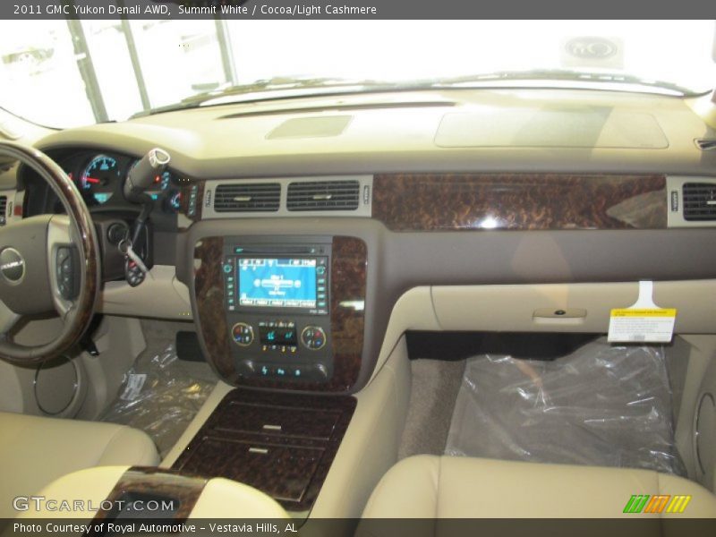 Summit White / Cocoa/Light Cashmere 2011 GMC Yukon Denali AWD