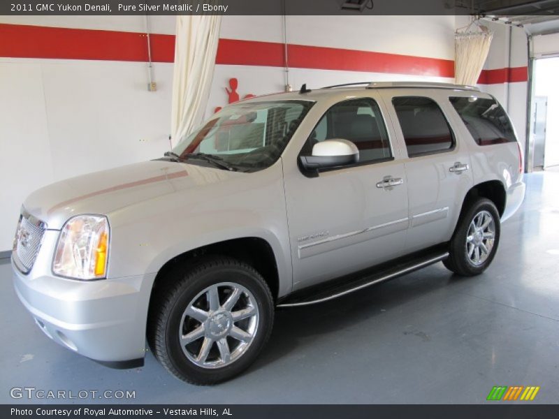 Pure Silver Metallic / Ebony 2011 GMC Yukon Denali