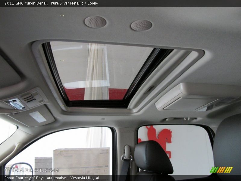 Sunroof of 2011 Yukon Denali