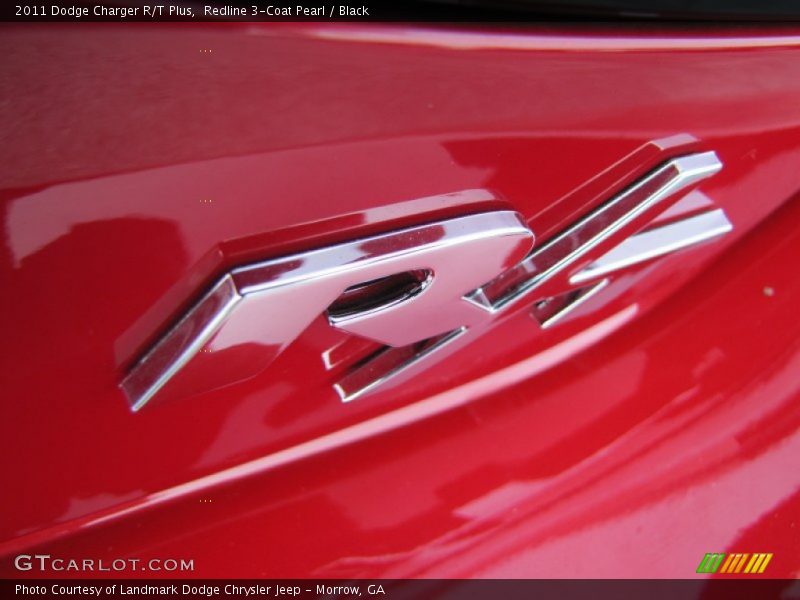 Redline 3-Coat Pearl / Black 2011 Dodge Charger R/T Plus