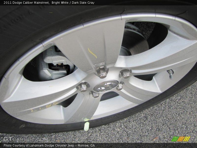 Bright White / Dark Slate Gray 2011 Dodge Caliber Mainstreet