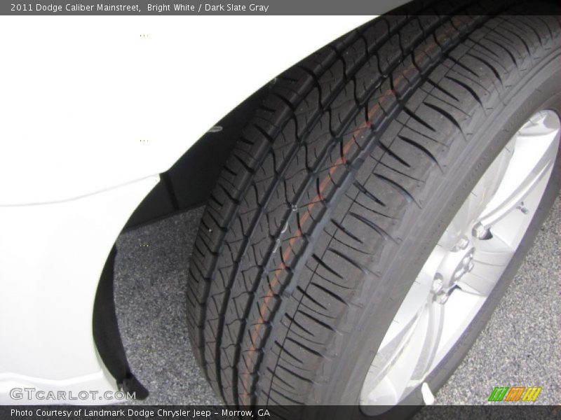 Bright White / Dark Slate Gray 2011 Dodge Caliber Mainstreet