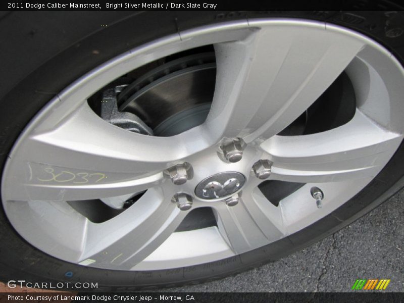 Bright Silver Metallic / Dark Slate Gray 2011 Dodge Caliber Mainstreet