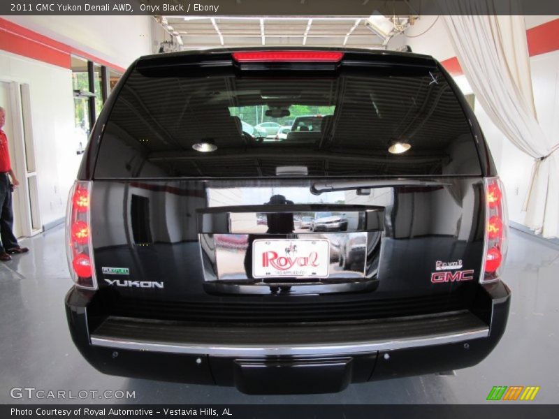 Onyx Black / Ebony 2011 GMC Yukon Denali AWD