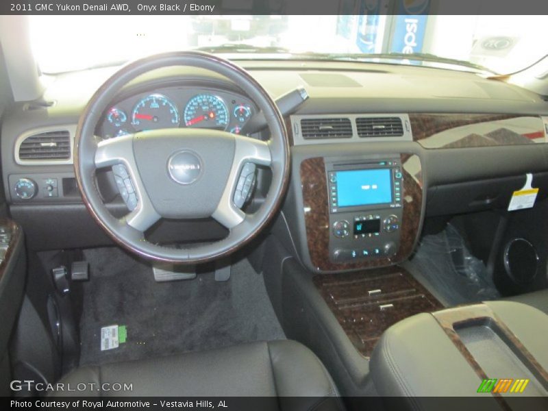 Onyx Black / Ebony 2011 GMC Yukon Denali AWD