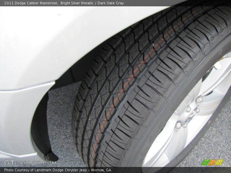 Bright Silver Metallic / Dark Slate Gray 2011 Dodge Caliber Mainstreet