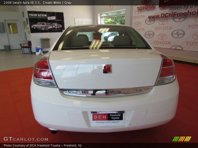 Cream White / Gray 2008 Saturn Aura XE 3.5