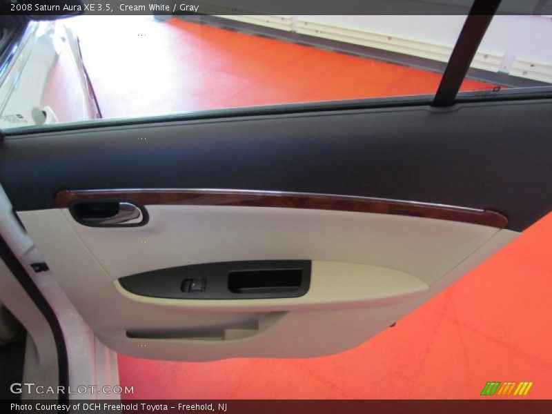 Cream White / Gray 2008 Saturn Aura XE 3.5