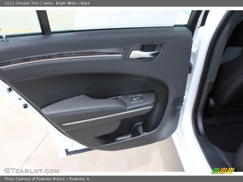 Bright White / Black 2011 Chrysler 300 C Hemi