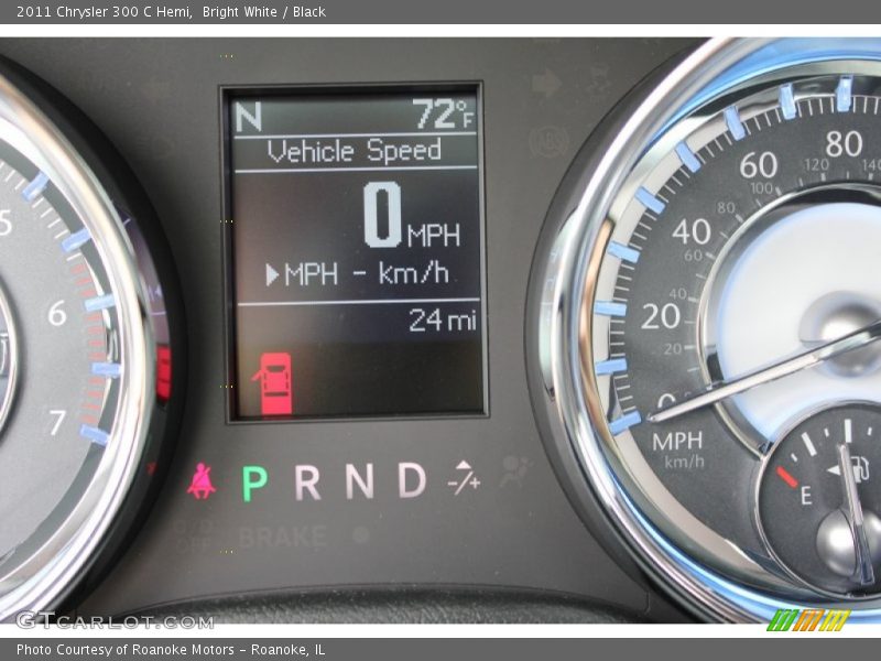 Bright White / Black 2011 Chrysler 300 C Hemi